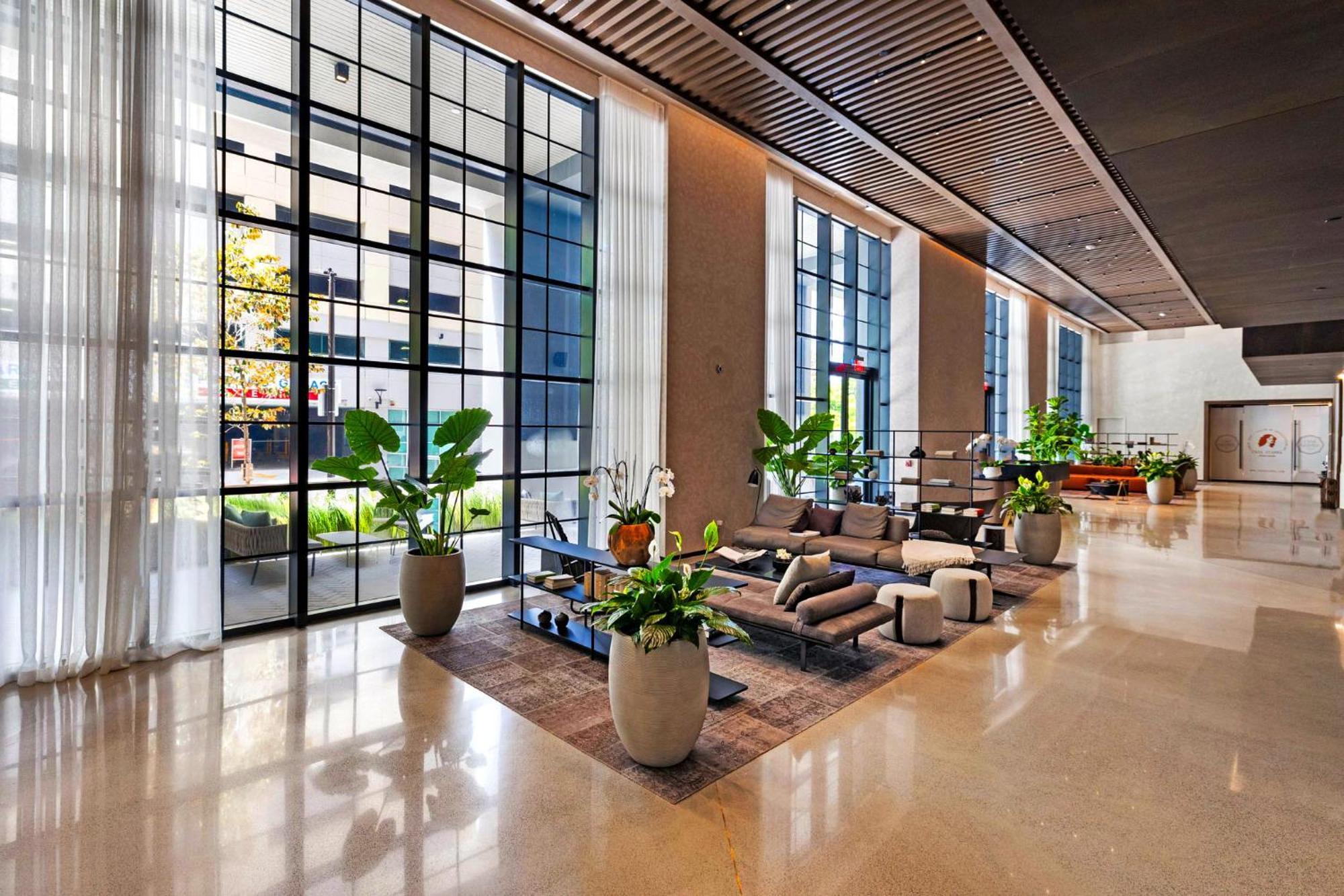 Apartment On The 49th Floor! On Highest & Free Parking *