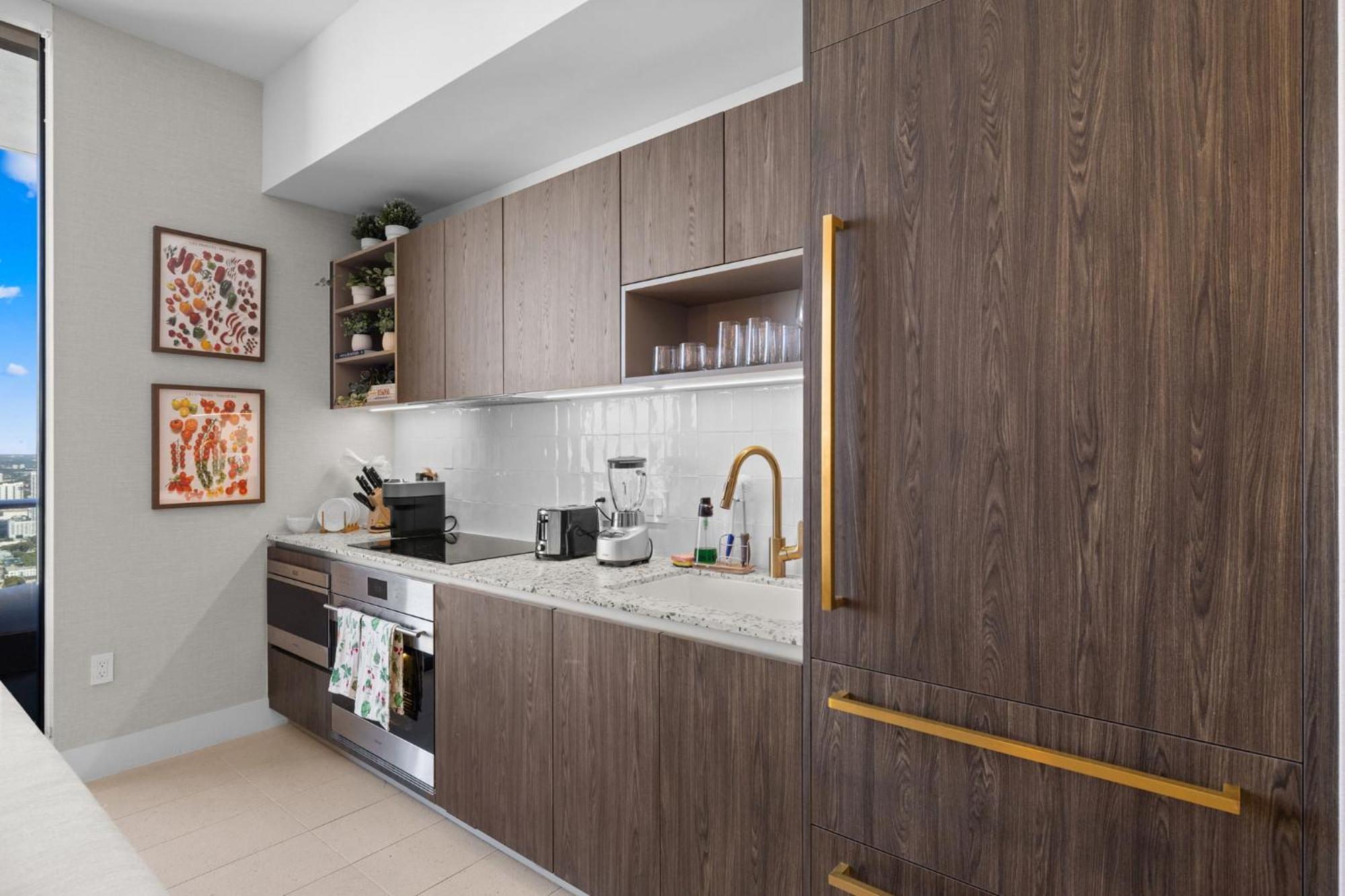 Apartment On The 49th Floor! On Highest & Free Parking *