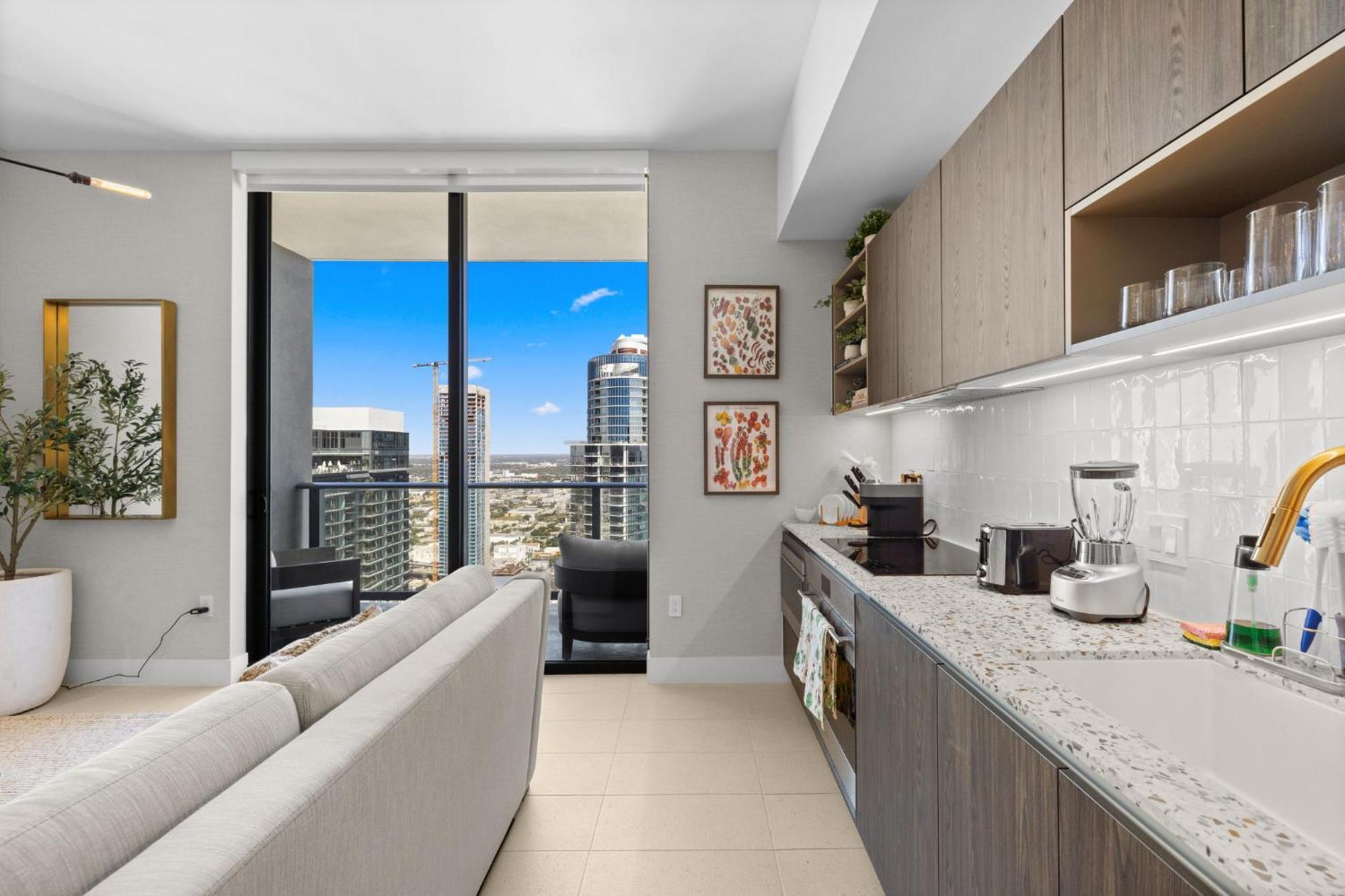 On The 49th Floor! On Highest & Free Parking Miami