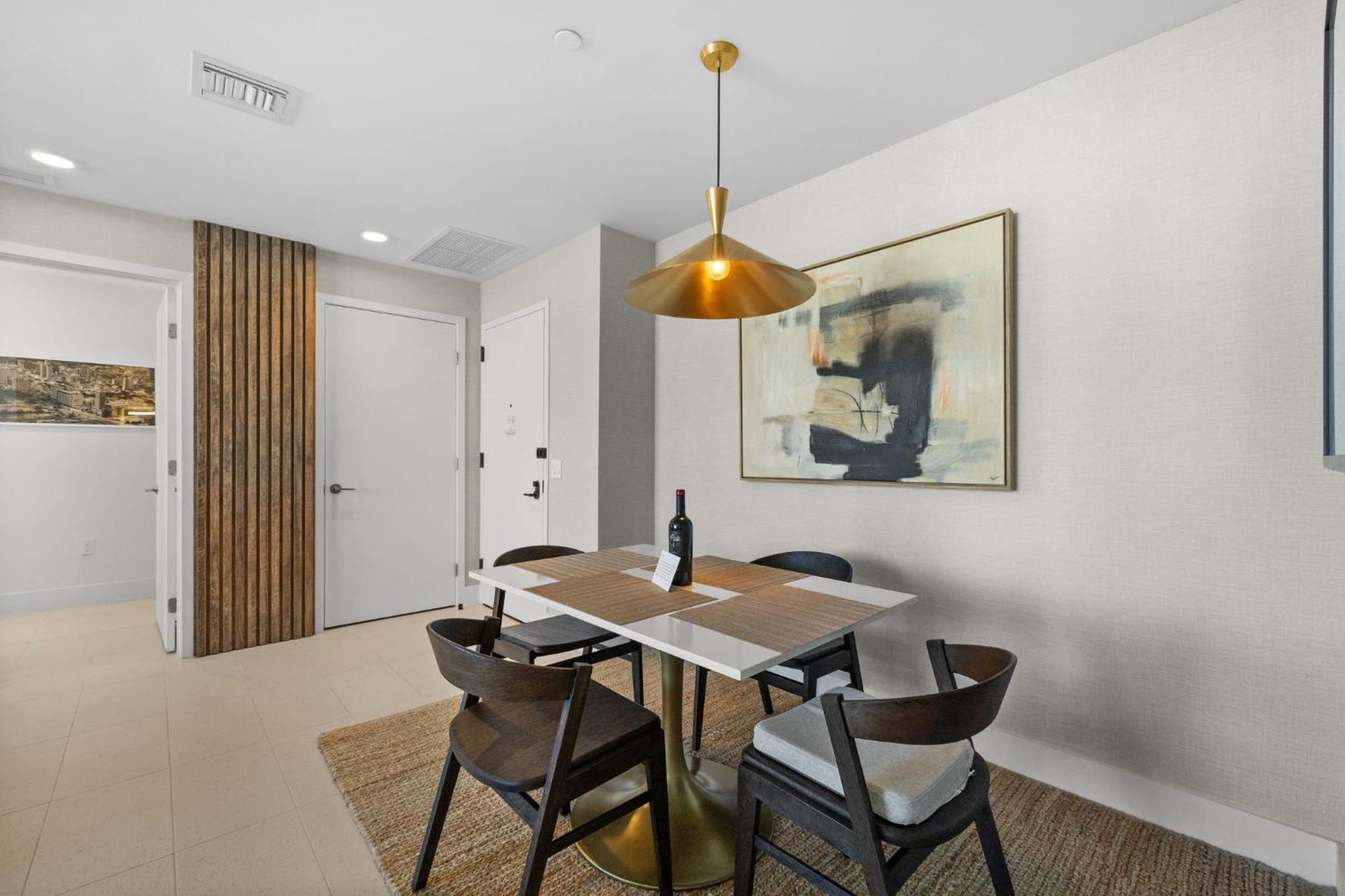 Apartment On The 49th Floor! On Highest & Free Parking *