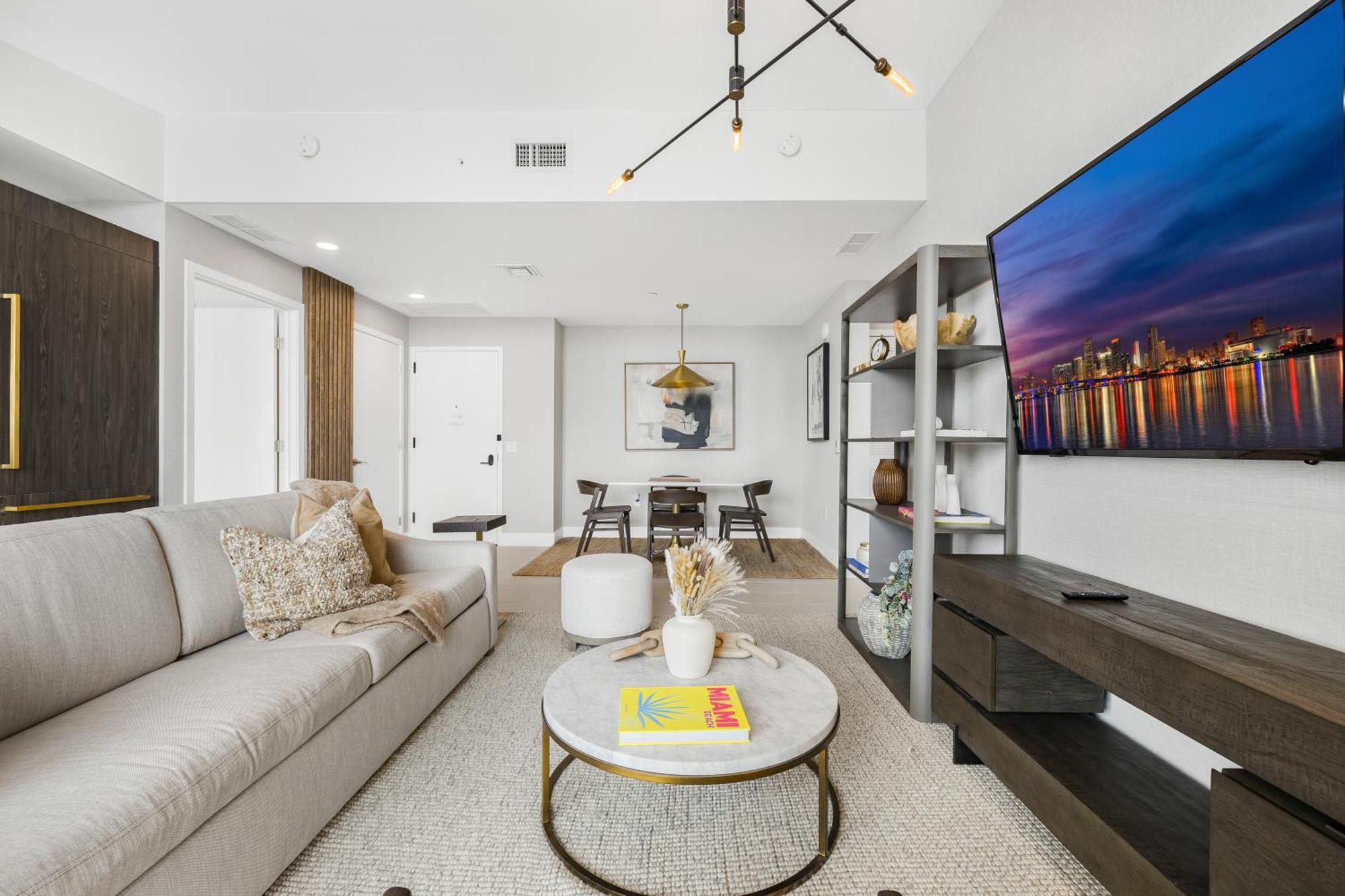 On The 49th Floor! On Highest & Free Parking Apartment Miami
